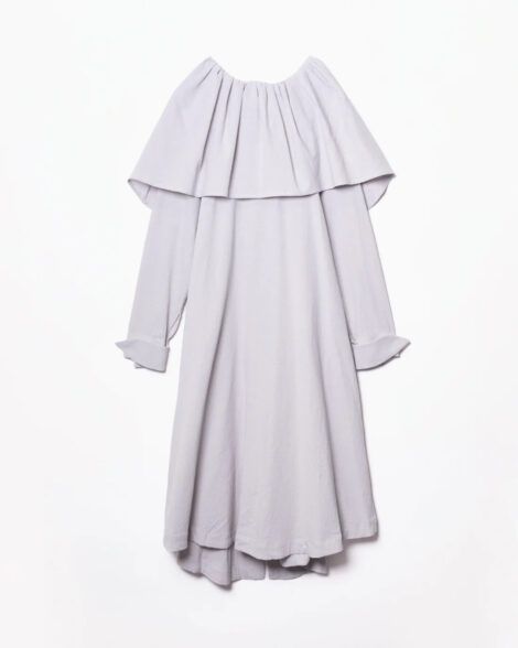 VC_Vestido_Capa_Gris_01
